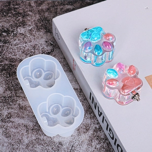 Stampo in silicone a zampa di gatto per ciondoli in resina con charms colorati finiti