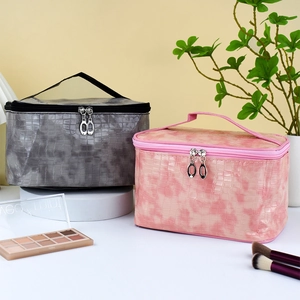 Large Capacity Cosmetic Bag PU Leather Crocodile Pattern Waterproof Travel Toiletry Storage Organizer With Top Handle