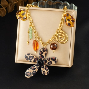 Collier Pendentif Fleur Vintage Acier Inoxydable Imprimé Léopard Pétale Acrylique Perles Résine Spirale Bijoux Femme