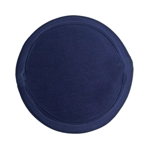 Vista dall'alto del cappello a secchiello blu scuro in cotone con trama in tessuto twill