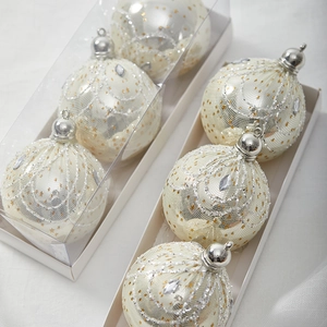 6er-Set Weihnachtskugeln in Gold und Creme mit Glitzersternen für festliche Deko