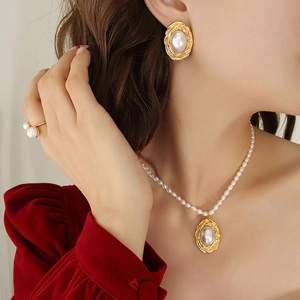 French retro gold plated jewelry set with freshwater pearl necklace and oval earrings
