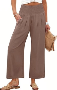 Vue détaillée du pantalon marron à taille haute et jambe large avec texture froissée et élastique