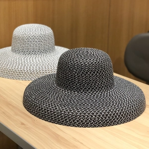 Chapeaux de paille à larges bords pour femmes avec tissage aéré pour la plage en été