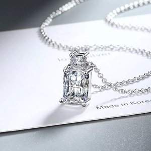 Minimalist geometric sugar cube zircon pendant necklace with rectangle cut clear gemstone