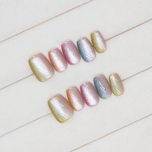 Set di 10 unghie finte occhio di gatto arcobaleno con sfumature colorate e forma quadrata