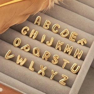 Set di 26 ciondoli con lettere in oro 18 carati per bracciali e collane fai da te