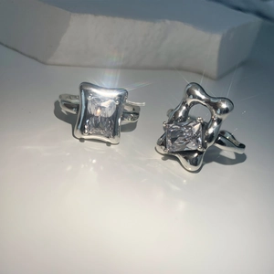 Elegant 925 sterling silver open rings with sparkling rectangular diamonds in ins style
