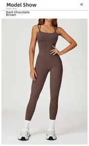 Combinaison de yoga marron chocolat avec encolure en U et coutures sculptantes