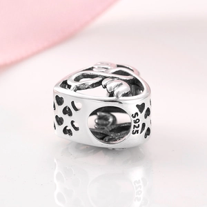 Hohle herzförmige S925 Sterling Silber Perle mit Flügeldesign und S925 Zertifizierungsstempel
