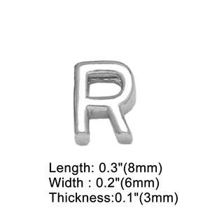 Pendaglio lettera R in metallo argento lucido con misure 8mm x 6mm x 3mm