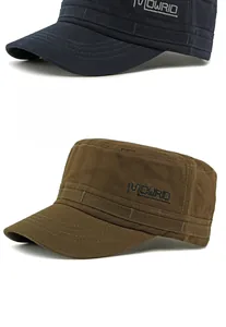 Detalle de gorras militares de algodón con bordado lateral en azul marino y verde