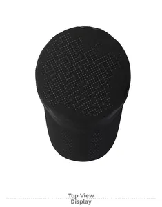 Draufsicht auf schwarzen Outdoor-Sonnenhut mit atmungsaktivem Mesh-Design am flachen Oberteil