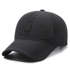 Atmungsaktive schwarze Baseballkappe mit Laserperforation, schnelltrocknende Sommerkappe