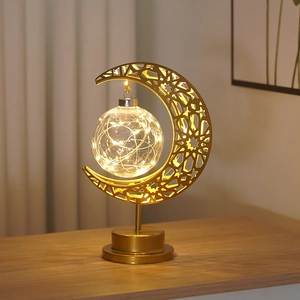 Lampe lune en fer doré avec boule de verre et LED chaudes pour décoration de fête