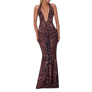 Robe longue sexy imprimé léopard avec décolleté en V plongeant et licou dos nu