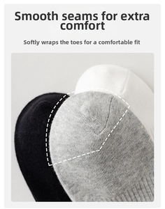 Close-up of seamless flat-toe seam craftsmanship on breathable cotton socks