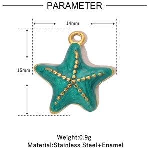 Vue détaillée du pendentif étoile de mer en émail vert 14mm en acier inoxydable poli