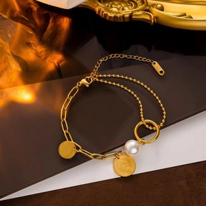 Vintage 18K gold plated chain bracelet with Elizabeth II coin, pearl and round disc charms