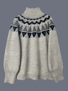 Grijze coltrui voor dames met zwart Fair Isle jacquardpatroon in een retro winterstijl