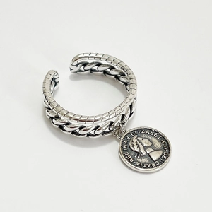 Minimalist 925 sterling silver chain ring with vintage Queen Elizabeth coin pendant