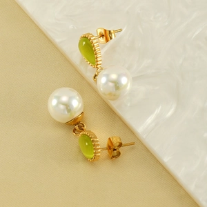 Water-drop earrings with green cat eye stone and white pearl in gold finish