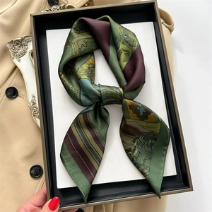 Women Vintage Green Square Scarf Imitation Satin Satin Equestrian Horse Print Neckerchief Headscarf Hair Band Accessory