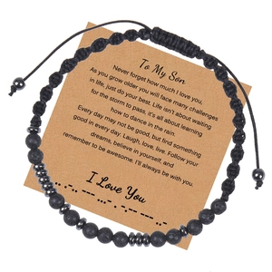 Détail du bracelet code Morse I Love You avec pierre volcanique sur carte cadeau