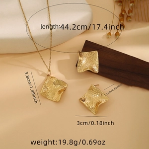 Detail showing dimensions of golden square hammered pendant necklace and earrings set
