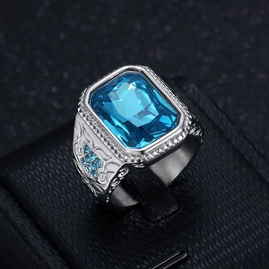 Bague hip-hop en acier inoxydable avec pierre bleue rectangulaire et strass latéraux