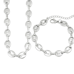 Dettaglio del set collana e bracciale con maglia a chicco di caffè in acciaio argentato