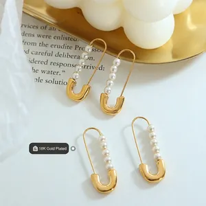 French vintage paperclip pearl earrings with 18K gold plating for a minimalist style