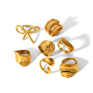 Set of 7 minimalist 18k gold-plated stainless steel rings with irregular bow designs