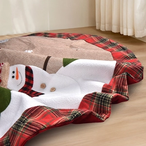 Jupe de sapin de Noël ronde avec bordure à carreaux et motif de bonhomme de neige en 3D