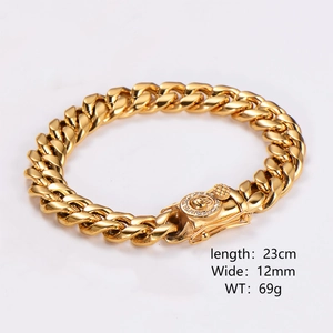 Détail du bracelet gourmette or 12mm avec fermoir tête de mort et dimensions