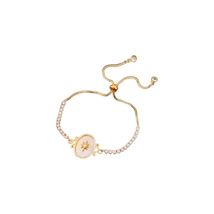 Bracelet plaqué or 18k avec motif étoile octogonale et zircons brillants étincelants