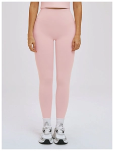 Vue détaillée du pantalon de yoga sans couture taille haute rose clair effet gainant