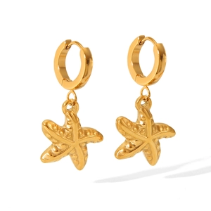 Golden starfish pendant earrings in stainless steel with 18K gold plating for women