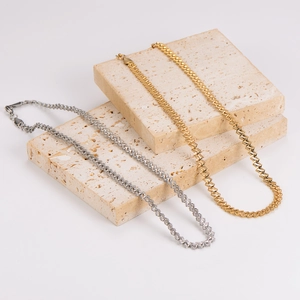 Sparkling minimalist stainless steel necklaces in gold and silver finish for women