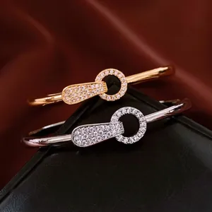 Bracelets élégants plaqués or 18 carats et argent avec boucles creuses et cristaux