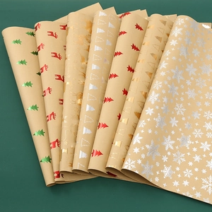 Rouleaux de papier cadeau de Noël kraft premium avec motifs festifs en feuille d'or et argent