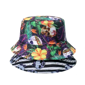 Bobs de style urbain pour hommes avec imprimés jungle tropicale et tête de mort