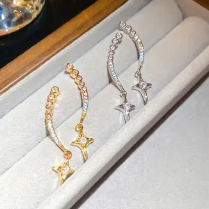 Elegante Ohrringe mit silberner Nadel, Sternanhänger und Zirkonia in Gold und Silber
