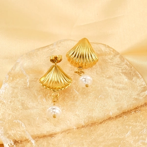 Elegant 18K gold plated stainless steel shell earrings with dangling white pearl charm