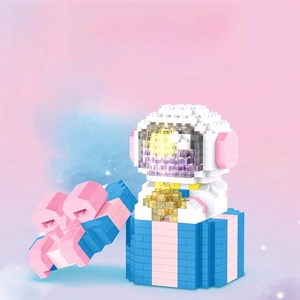 Macro detail of astronaut building block pen holder with 472 pieces and light effect