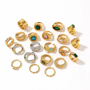 Collection de bagues géométriques en acier inoxydable doré 18k avec zircons colorés