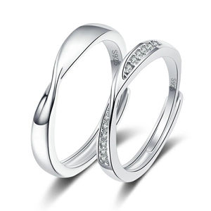 Minimalistische silberne Möbius-Paarringe mit Zirkonia-Einlage und S925-Stempel