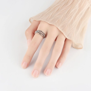 Minimalist S925 sterling silver spinning anxiety ring with movable beads for women