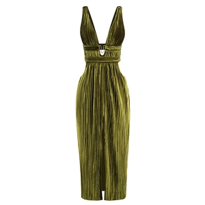 Robe longue élégante en velours vert olive avec décolleté plongeant et découpes