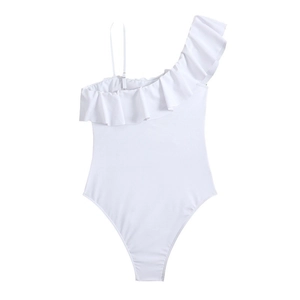 Weißer One-Shoulder-Monokini mit Rüschendetails und einem hoch ausgeschnittenen Bein
